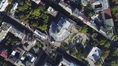 敖德萨<strong>歌</strong>剧和芭蕾舞剧院，乌克兰。 空中观景。 4k视频